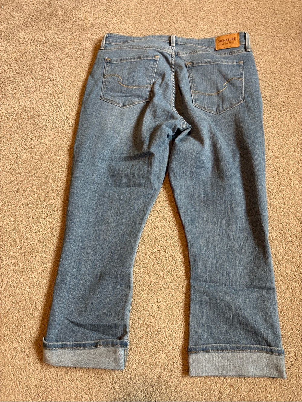 Signature by Levi Strauss Light Blue Cropped Jeans - Picture 2 of 8